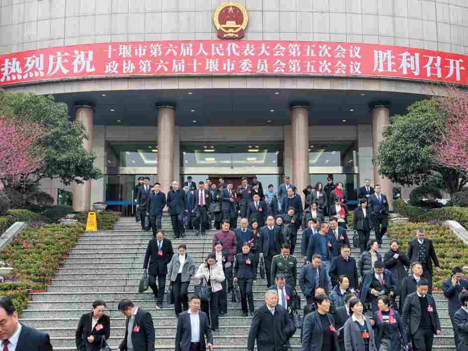 图说两会 | 跃马扬鞭 砥砺前行(图3)